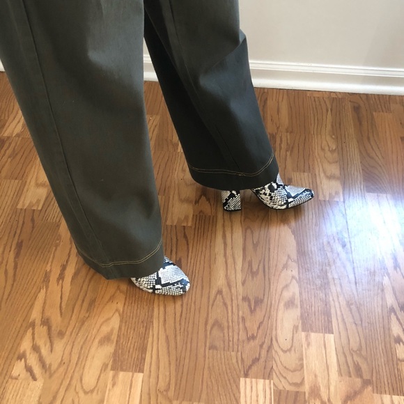 ⭐️ BRAND NEW | FOREVER21 70s Pinafore Jumpsuit ⭐️ - Picture 4 of 6